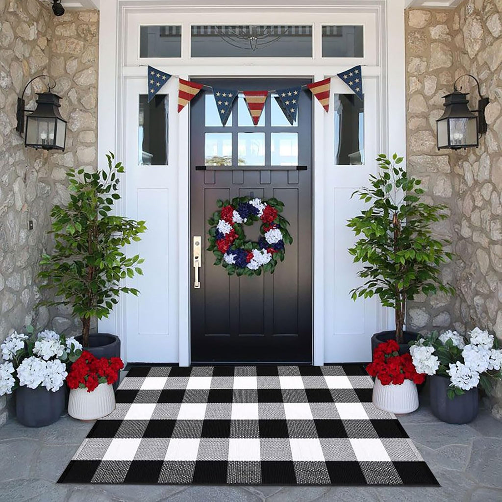 CAINANEL Buffalo Plaid Outdoor Rug Front Door Mat 27.5'' x 43'' Black and White Front Porch Rug Welcome Doormats for Farmhouse Entrance Porch Outdoors Decor