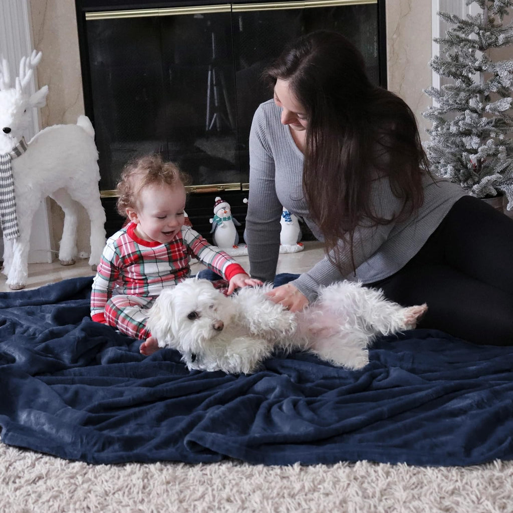 Bedsure Soft Cozy Warm Fleece Throw Blanket for Couch 300GSM Navy 50"x60"