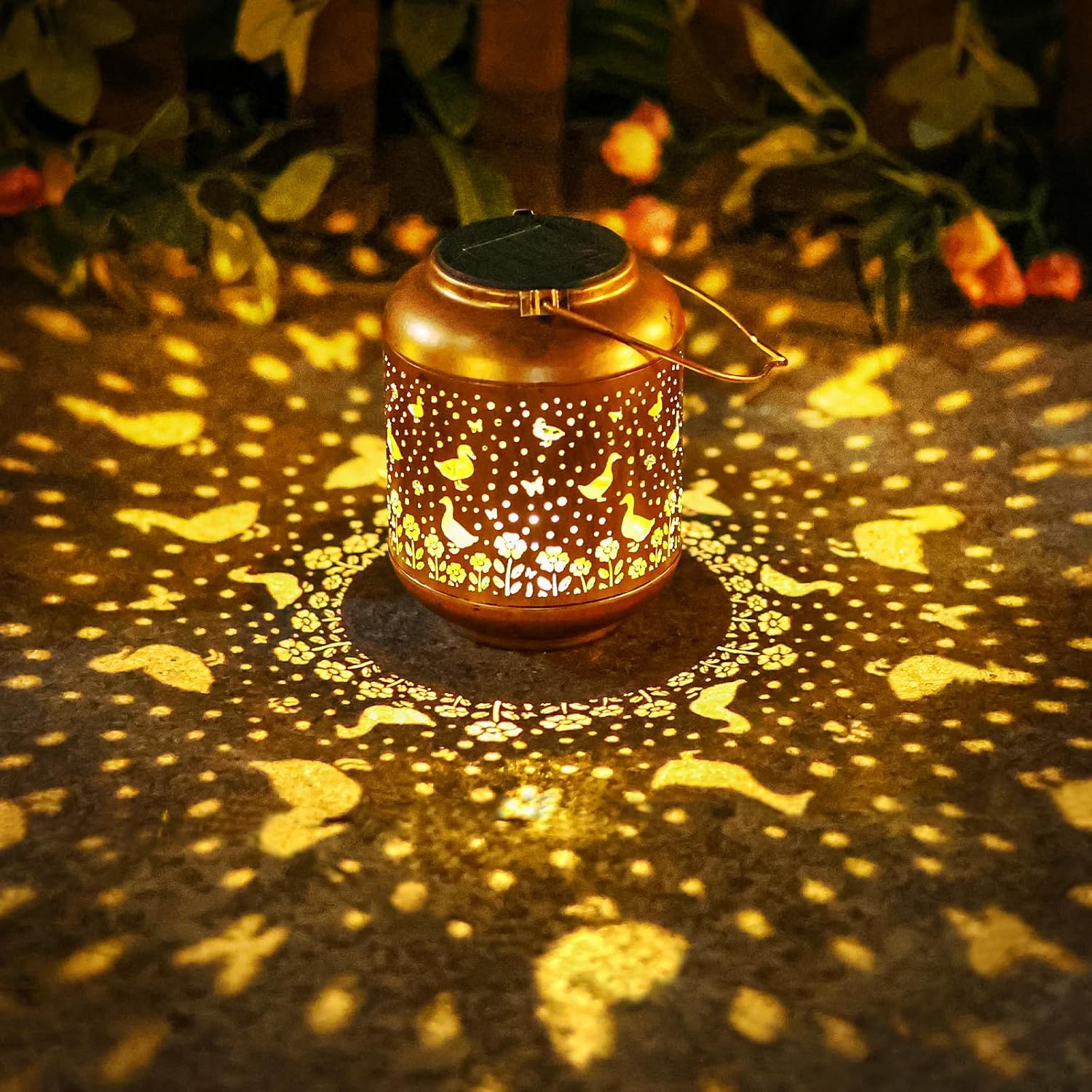 Solar Lanterns Outdoor Hanging Waterproof Lantern Duck Garden Decor Metal Solar Lights Birthday Gifts for Women Men Outside Decoration for Yard,Porch, Patio,Backyard,Pathway,Lawn,Landscape