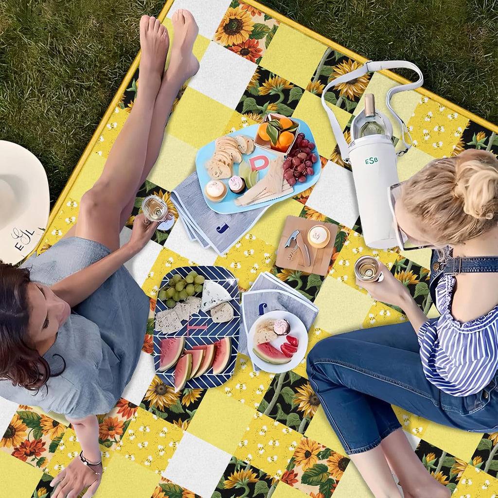 Checkered Picnic Blankets Waterproof Foldable, 60″X80″Sunflower Picnic Mat Outdoor Blanket for Grass, Cute Bee Thick Beach Blanket Sandproof Picnic Accessories for Camping Party Park Patio