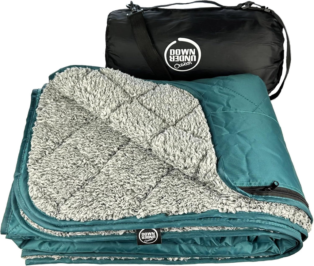 DOWN UNDER OUTDOORS Waterproof 350 GSM Fleece or Sherpa Stadium Blanket