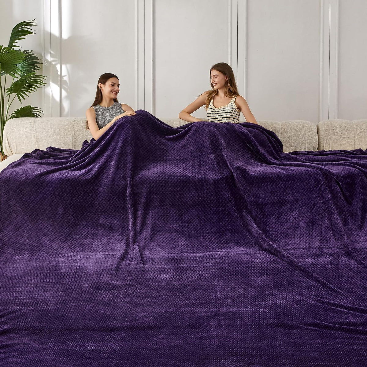 COOVA Oversized King Fleece Blanket 120x120 inches, Soft Cozy Warm Giant Extra Large 10'x10' Blanket for Bed, Sofa, Couch,Travel, Camping, California Huge Flannel Big Throw Blanket, Black