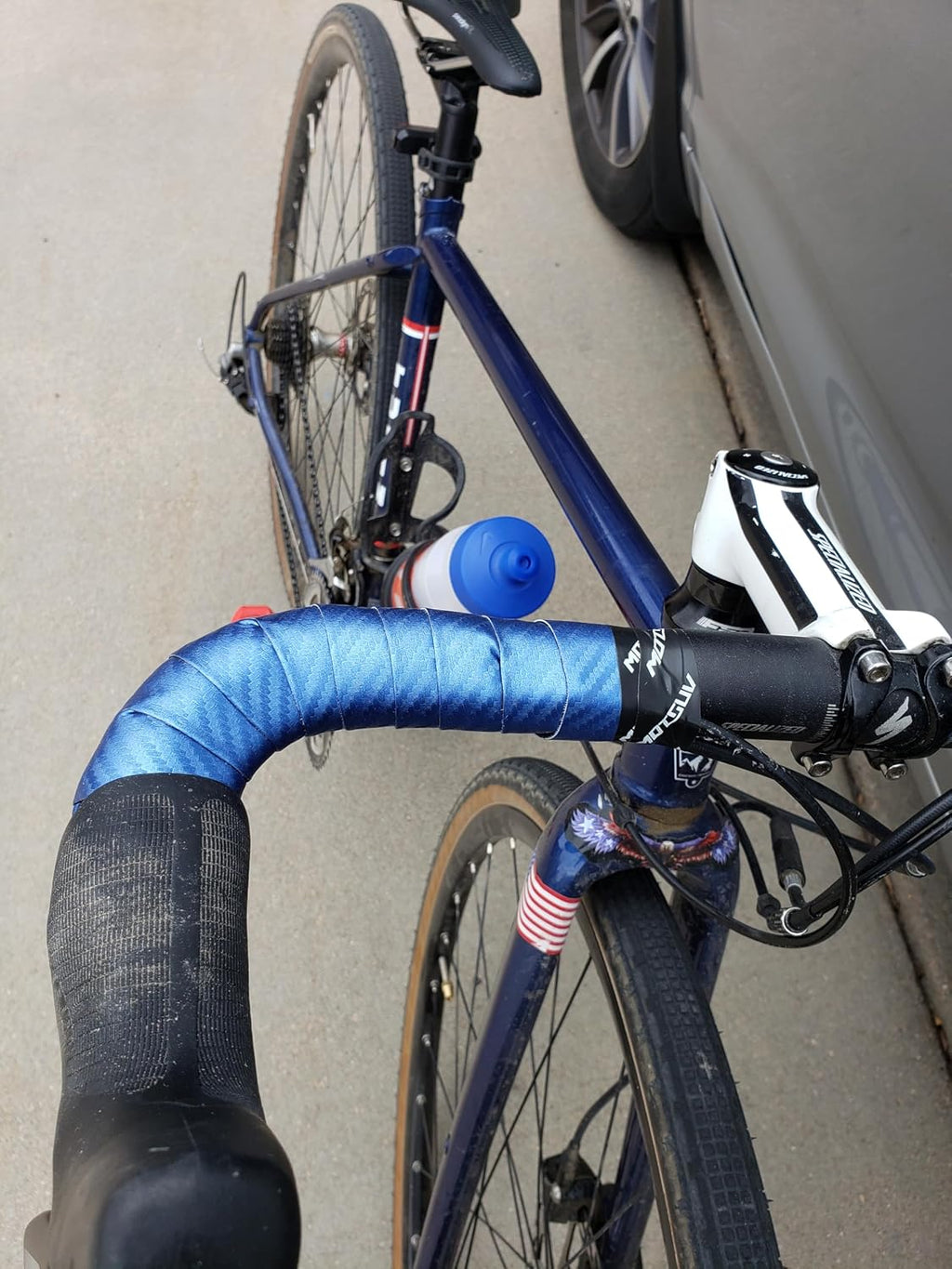 Bicycle Handlebar Tape for Road Bikes, Anti-Slip Drop Bar Tape with Shock Absorption, Comfortable EVA Handlebar Wrap, Self-Adhesive Cycling Bar Tape, Anti-Vibration Grip, Includes Bar End Plugs, Blue