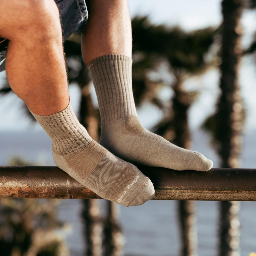 Darn Tough Vermont Men's The Standard Crew Light Cushion Socks (1657)