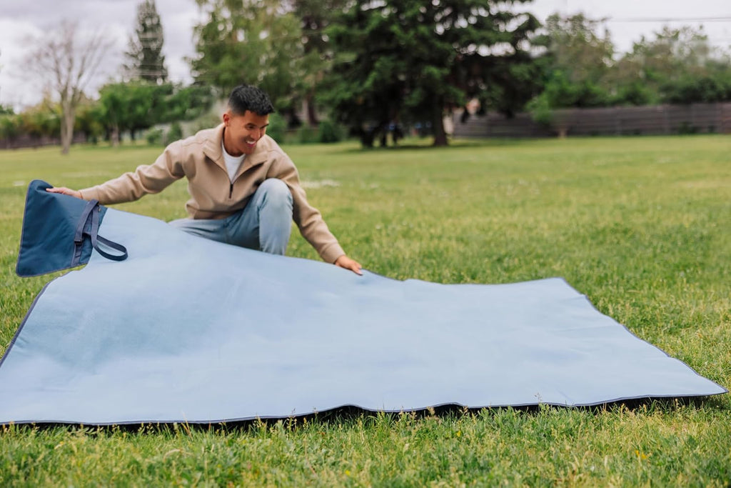Picnic TIME Blanket Tote XL Outdoor Picnic Blanket, 70"x80" Foldable Beach Mat with Soft Fleece Top, Water-Resistant Backing, Carry Strap & Pocket, Portable Blanket for 4-5 People (Dusty Blue)