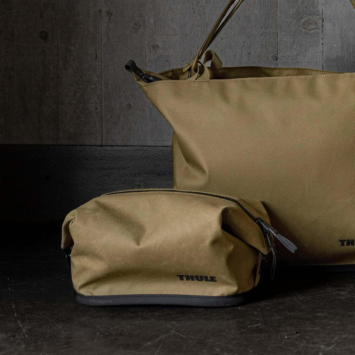 Thule Aion Toiletry Bag, Water-Resistant Bag For Toiletries, Makeup