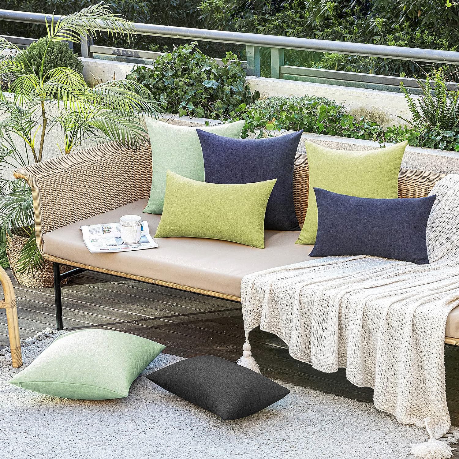 MIULEE Decorative Outdoor Pillow Covers Waterproof 18x18 Navy