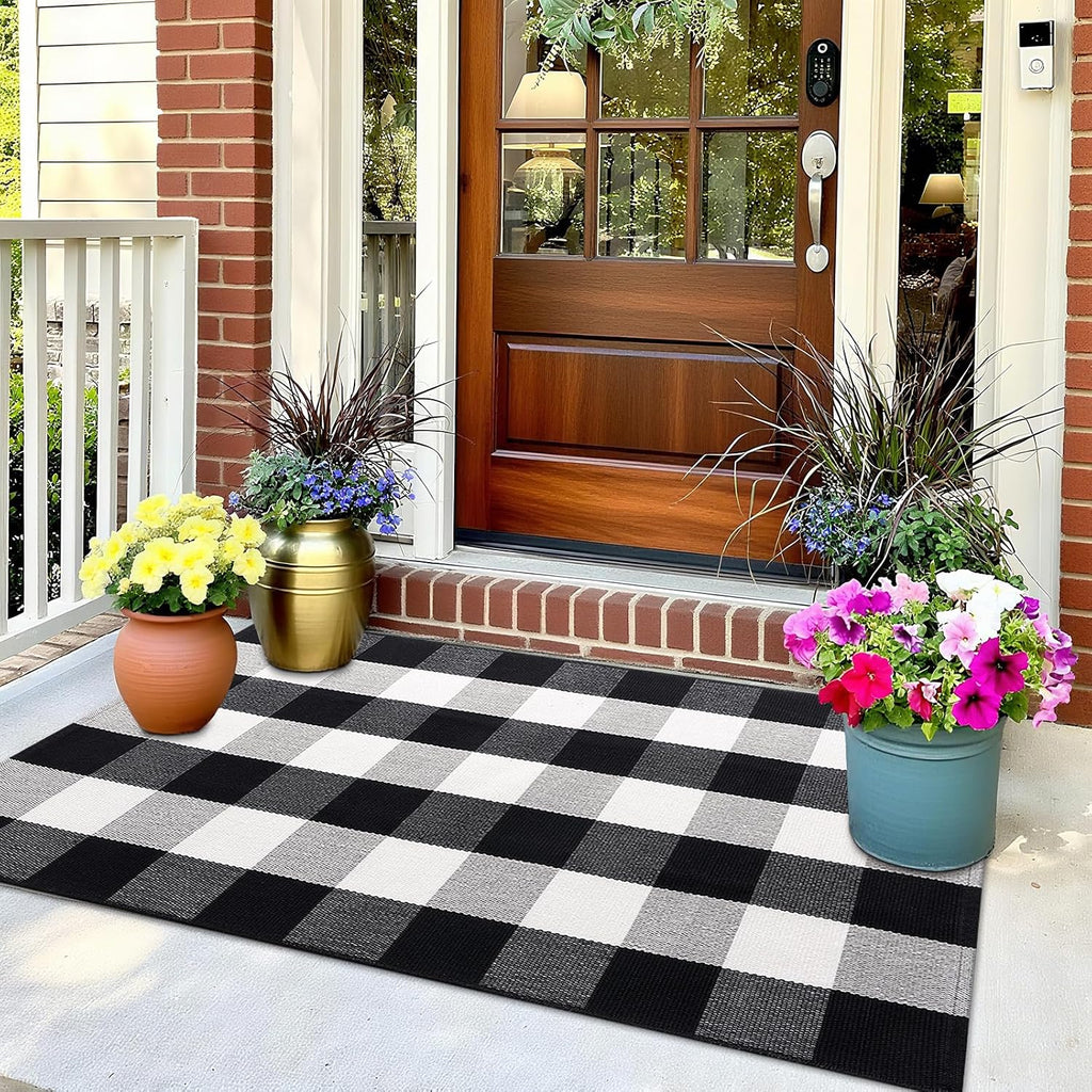 OLANLY Buffalo Plaid Rug 2'4" x 3'7" (27.5" x 43") – Black and White Cotton Checkered Doormat, Washable Indoor Outdoor Rug for Layered Front Porch, Kitchen, Entryway Decor
