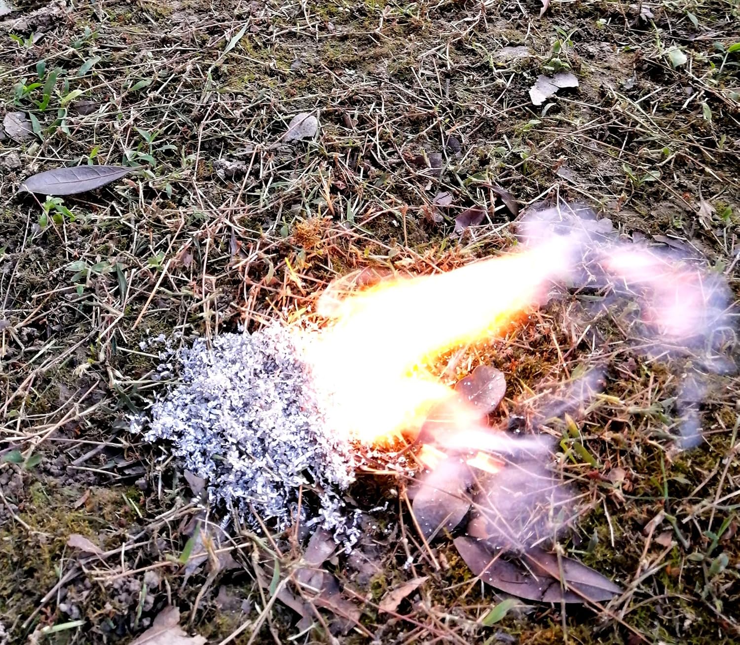 eGreen Magnesium Fire Starter: Waterproof Matches, Ferro Rod & Rope Options