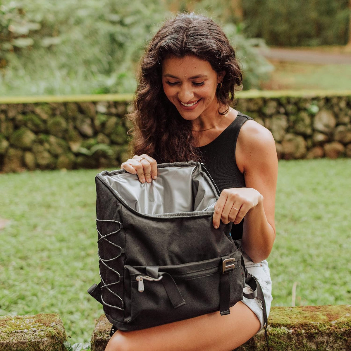 Picnic TIME OTG Traverse Backpack Cooler, Modern Backpack Cooler with 28-Can Capacity, Fully Insulated Outdoor Bag with Water Resistant Interior, Pockets, Straps, and Bottle Opener, (Black)