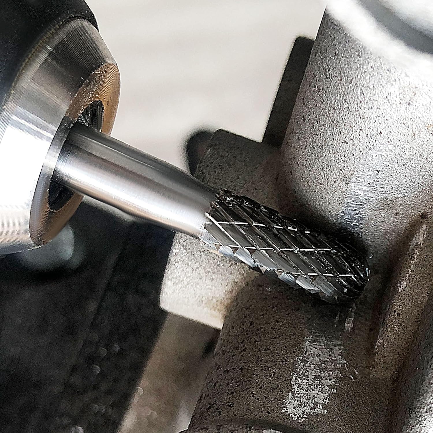 HAUTMEC Tungsten Carbide Rotary Burr Bit YG6, 1/4" Shank Double Cut Die Grinder Bit, Low Vibration Precision Rotary File for Metal Grinding, Engraving & Deburring (6MM Cylindrical Ball End), HT0198