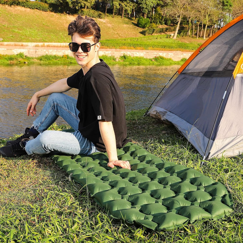 Amazon Basics Camping Sleeping Pad with Quick-Inflate Built-in Foot Pump, Water Resistant, Ultralight, Portable for Hiking and Backpacking, Olive Green