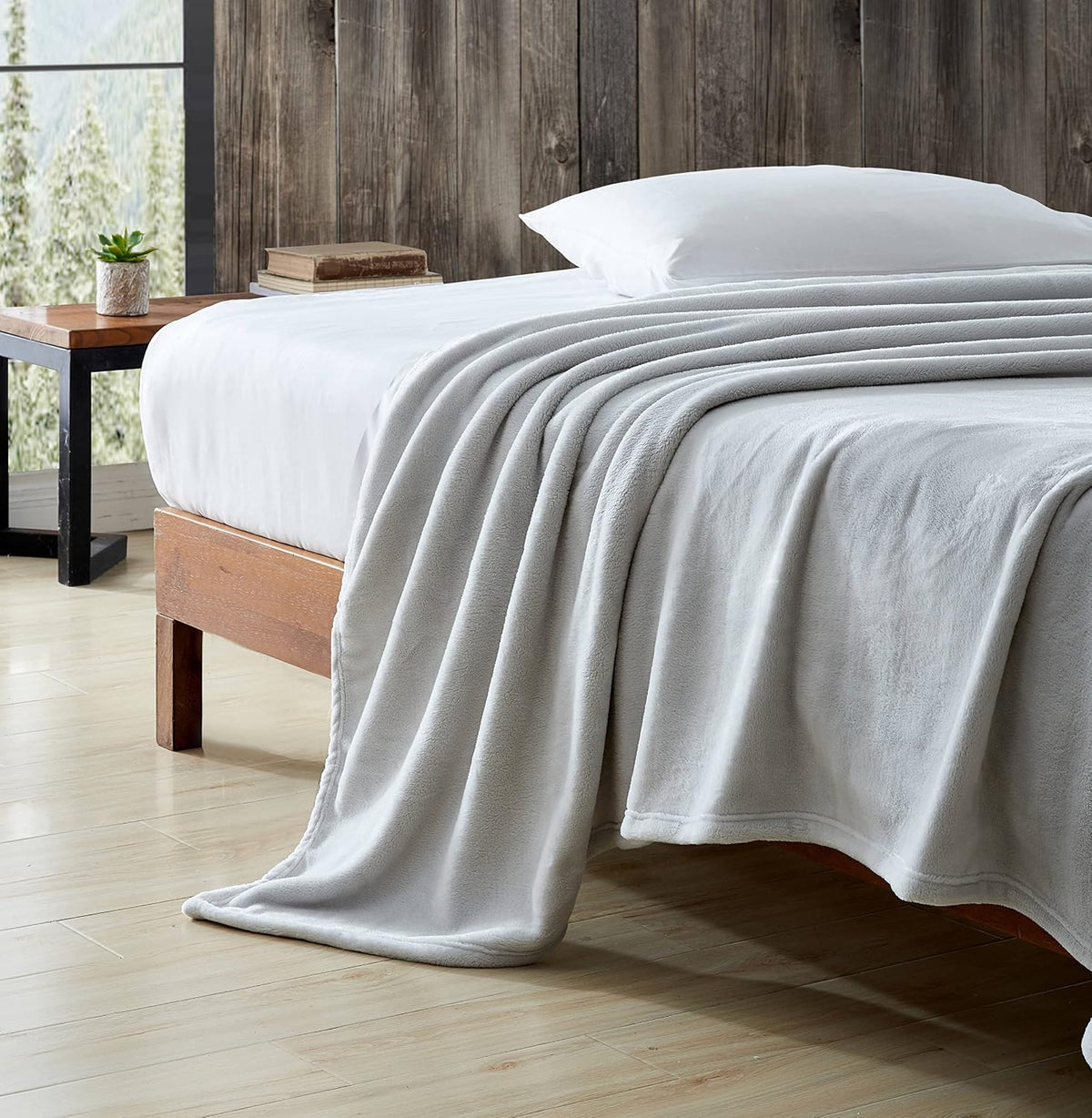 Eddie Bauer - Soft Twin Size Blanket for Bed or Couch, Cozy Bedding