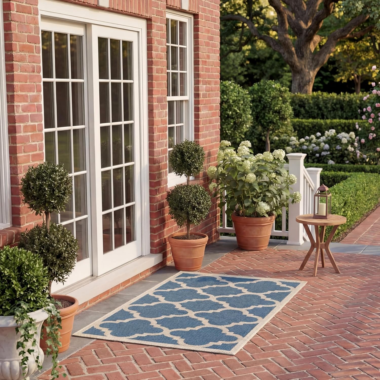 SAFAVIEH Washable Rug Outdoor Courtyard Collection - 2' x 3'7", Blue & Beige, Non-Shedding & Easy Cleaning, Ideal for Patio, Front Door, Entryway, Doormat (CY6243-243)