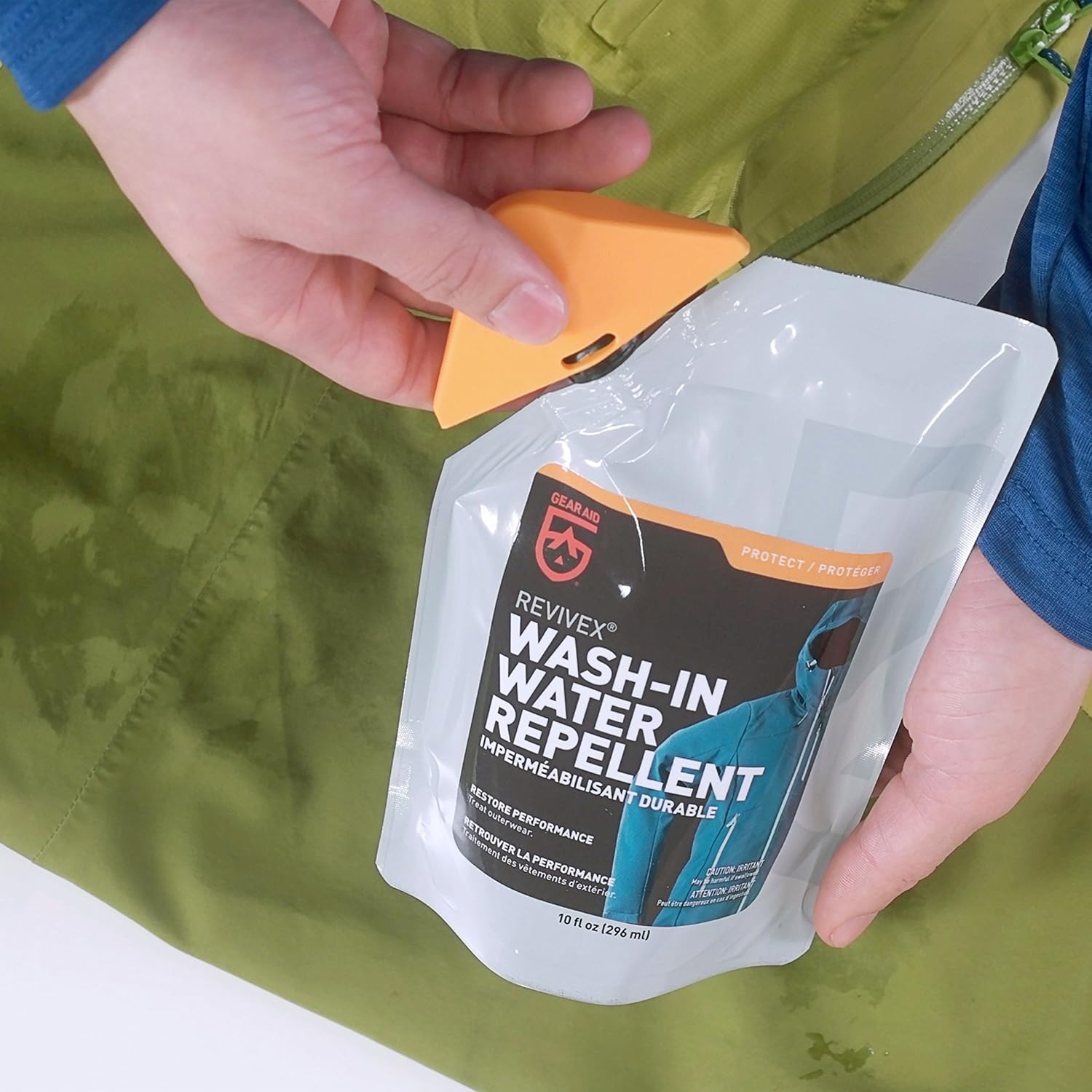 GEAR AID Wash-in Water Repellent, Long-Lasting Waterproofing for Snow and Rain Outdoor Gear, Concentrated Formula, Durable Protection Against The Elements, 10 Fl oz