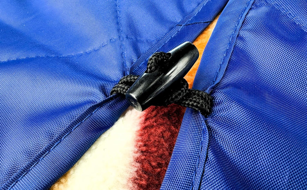 DOWN UNDER OUTDOORS Waterproof 350 GSM Fleece or Sherpa Stadium Blanket