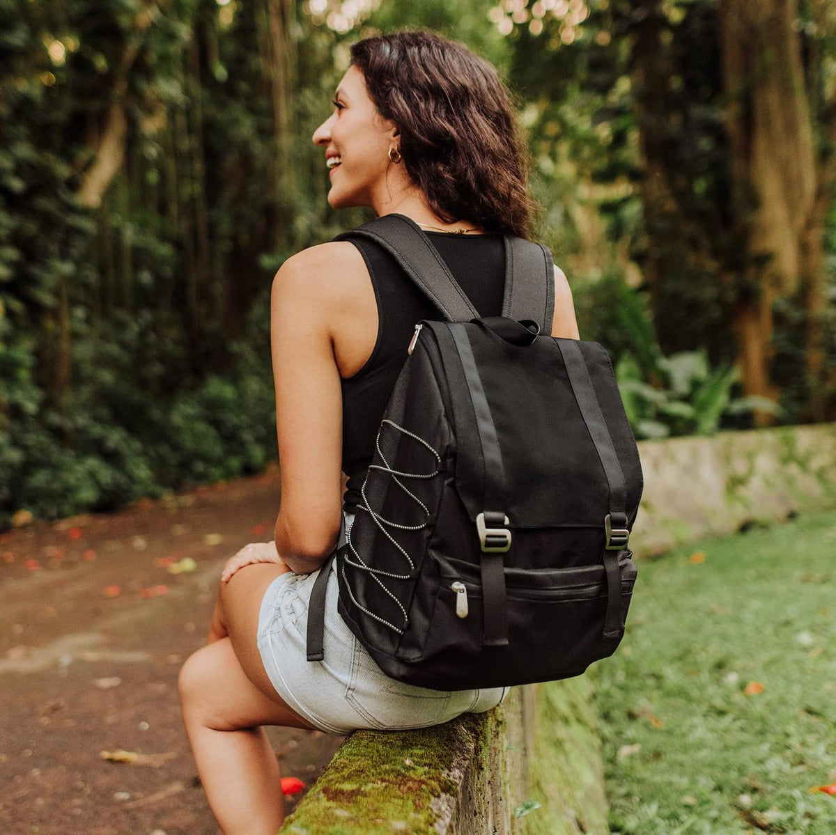 Picnic TIME OTG Traverse Backpack Cooler, Modern Backpack Cooler with 28-Can Capacity, Fully Insulated Outdoor Bag with Water Resistant Interior, Pockets, Straps, and Bottle Opener, (Black)