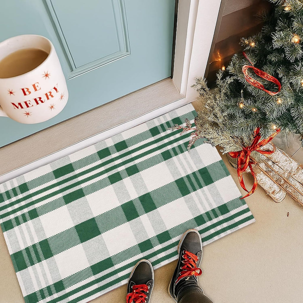 Christmas Green & White Check Rug - 28 x 43 Inches Outdoor Front Door Decor Mat Cotton Washable Hand-Woven Rug Christmas New Year Holiday Porch Entryway Layered Doormat