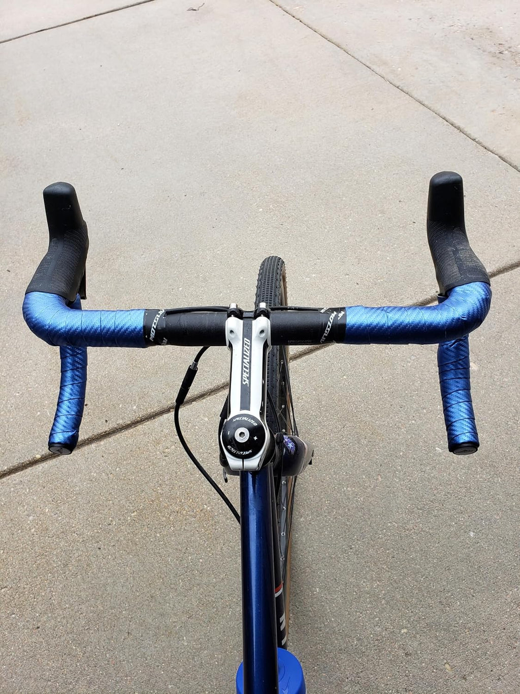 Bicycle Handlebar Tape for Road Bikes, Anti-Slip Drop Bar Tape with Shock Absorption, Comfortable EVA Handlebar Wrap, Self-Adhesive Cycling Bar Tape, Anti-Vibration Grip, Includes Bar End Plugs, Blue