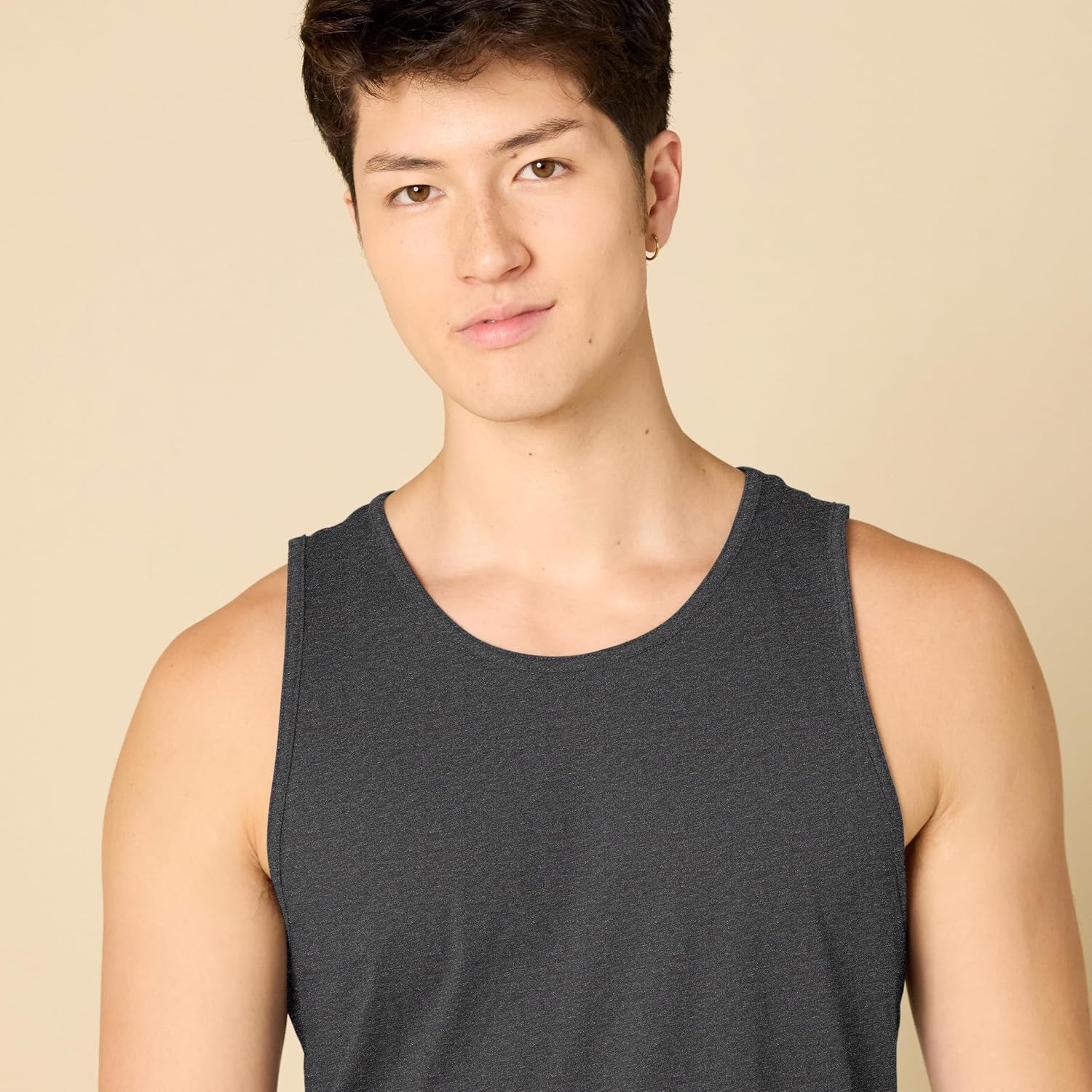 Amazon Essentials Men's Regular-Fit Sleeveless Tank Tops