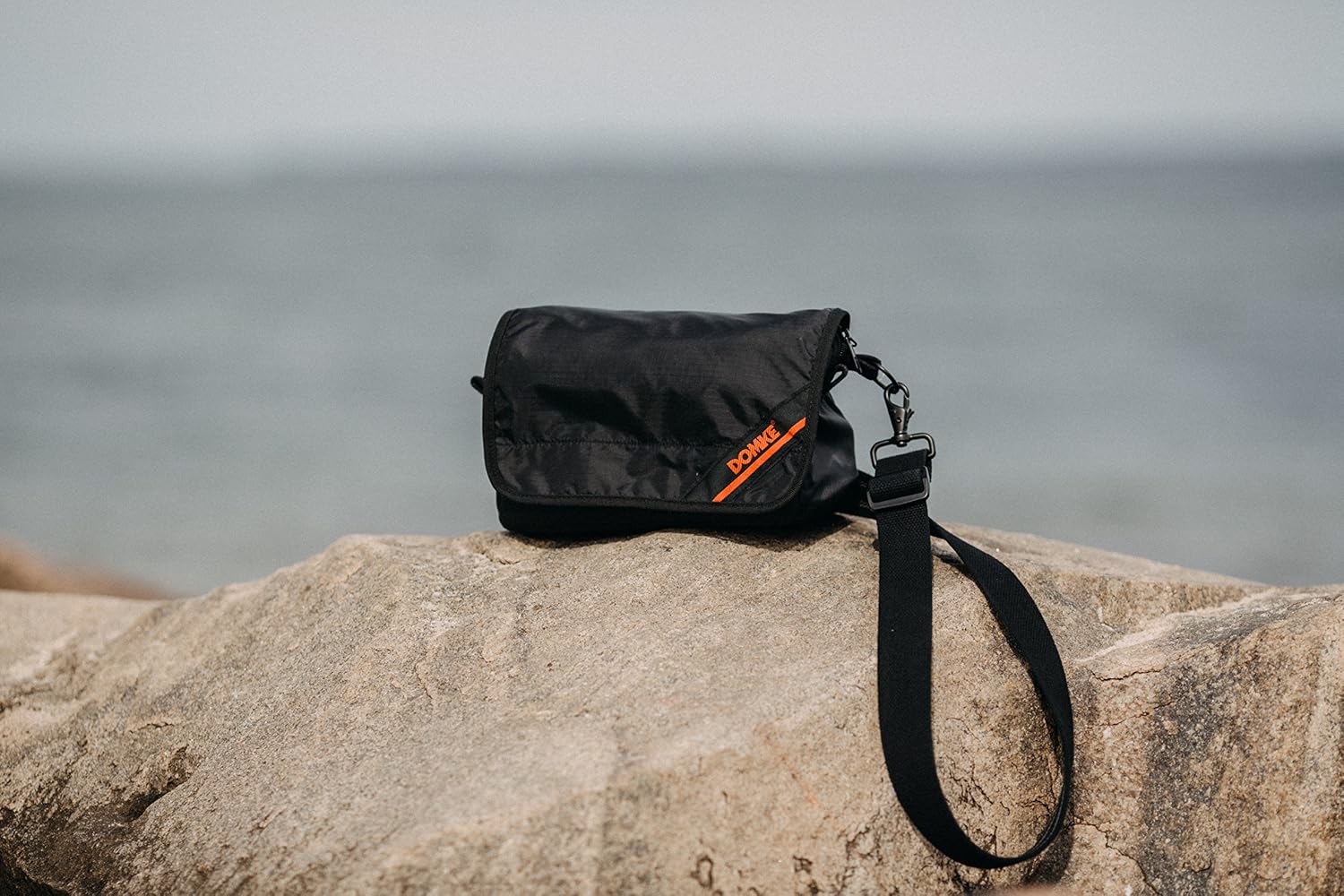 Domke F-5XB Crossbody Small Camera Bag for 1 Mirrorless Camera, Black