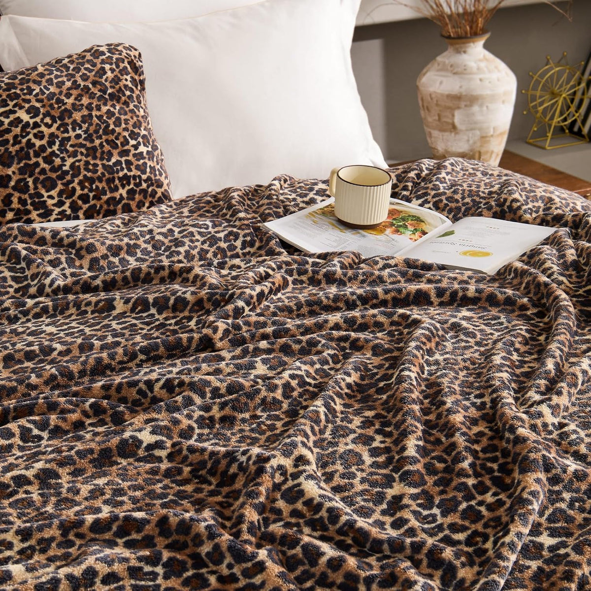 BEDELITE Fleece Blanket Soft Plush Throw for Couch Brown Leopard 50"x60"