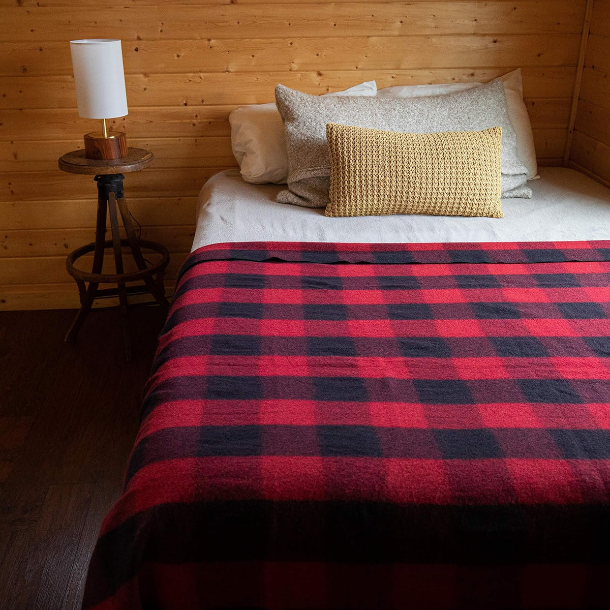 Arcturus Backwoods Military Wool Blanket (Red Buffalo, Twin)